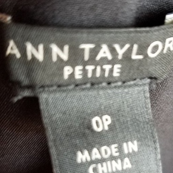 ANN TAYLOR SIZE 0P BLACK SHIFT DRESS WITH  LACE DETAILED SHEER LONG SLEEVES - Picture 5 of 5